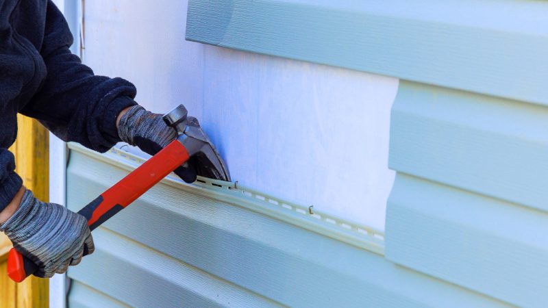 Signs You Need Siding Replacement Services